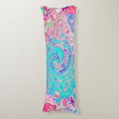 Groovyアクアブルーとピンクの抽象芸術レトロスワール ボディピロー (正面縦)