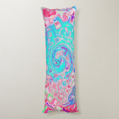 Groovyアクアブルーとピンクの抽象芸術レトロスワール ボディピロー (裏面 (縦))