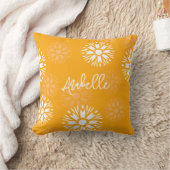 Groovyオレンジデイジーフラワーレトロフローラ名 クッション (ブランケット)