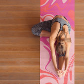 Groovyオ渦巻形のレンジとピンクのパターン ヨガマット