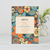 Groovyカラフルレトロ70sフローラブライダルシャワー 招待状 (スタンド正面)