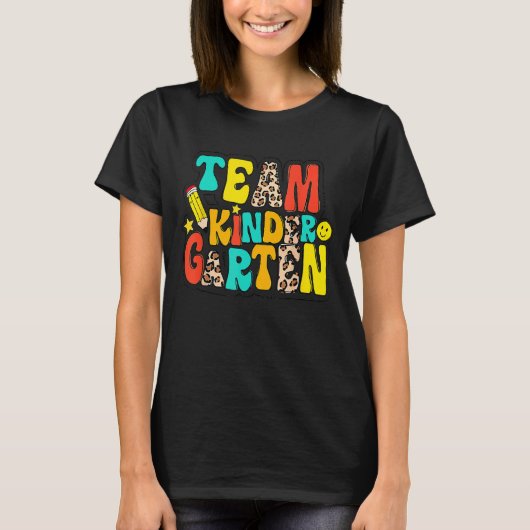 Groovyチーム幼稚園ヒョウ新学期テ Tシャツ (正面)