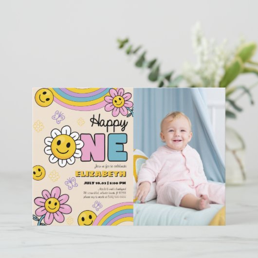 Groovyデイジーフラワーファースト誕生日レトロ写真 招待状 (スタンド正面)