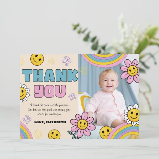 Groovyデイジー誕生日フォトレトロサンキューカード 招待状 (スタンド正面)