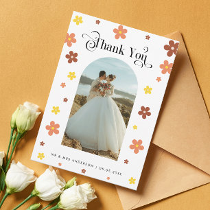 GroovyデイジーArch写真とレトロスクリプト結婚の サンキューカード