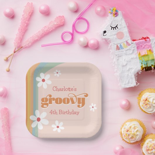 Groovyホワイトデイジー女の子の4番目の誕生日パーティー ペーパープレート (パーティー)