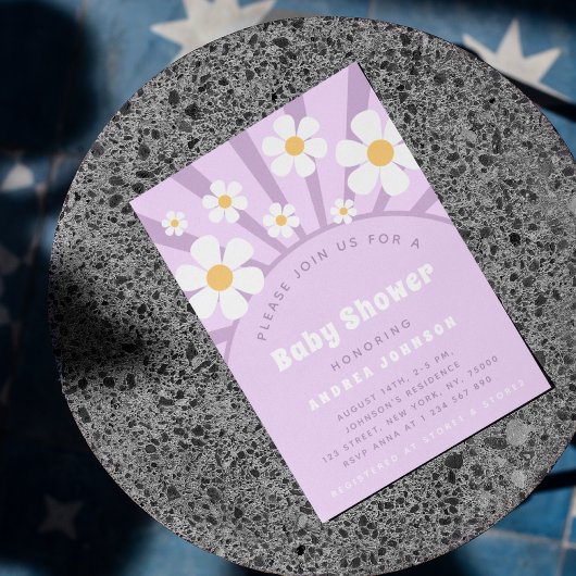 Groovyモダンレトロピンクパープルデイジーベビーシャワー 招待状