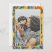 Groovyレトロイエローフォト結婚のリハーサルディナー 招待状 (裏面)