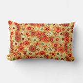 Groovyレトロオレンジヒッピー花パターン ランバークッション (正面)