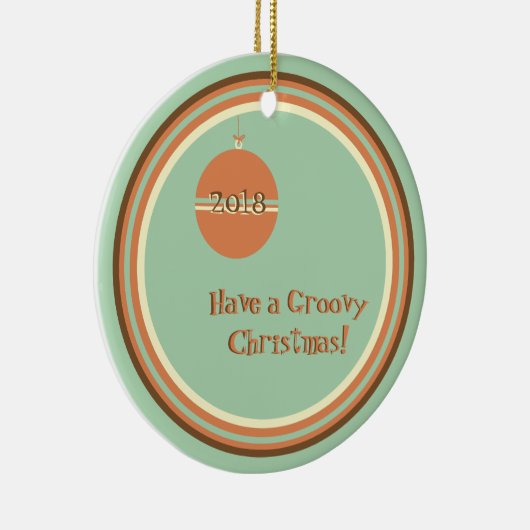 Groovyレトロクリスマスとオーナメントと日付 セラミックオーナメント (右)