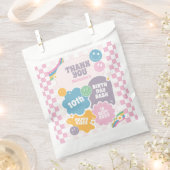 Groovyレトロスマイル誕生日 フェイバーバッグ (クリップ留めされた状態)