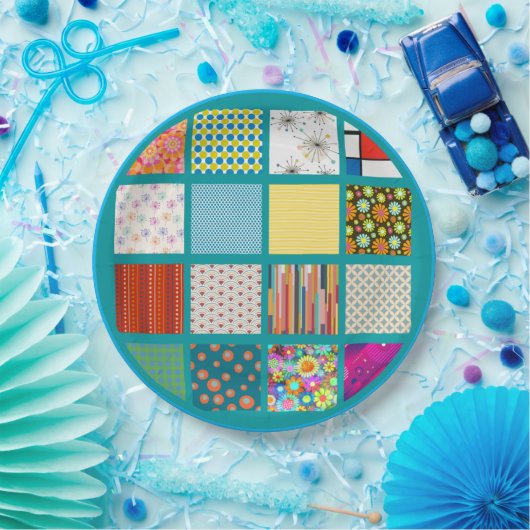 Groovyレトロデザインはキルトのようなパターンで行われる。 ペーパープレート (パーティー)