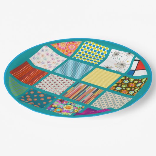 Groovyレトロデザインはキルトのようなパターンで行われる。 ペーパープレート (アングル)