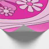 Groovyレトロ名門私立校風のホットピンクヴィンテージフローラ ラッピングペーパー (角)