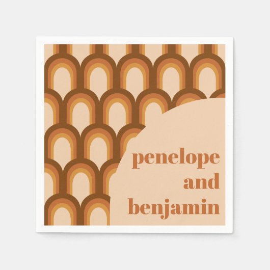 Groovyレトロ70sパターン茶色名前をカスタムする結婚s スタンダードカクテルナプキン (正面)