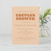 Groovyレトロ70sブラウンカップルのデザインシャワー 招待状 (スタンド正面)