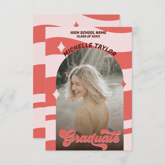 Groovyレトロ70s卒業ピンクレッドヴィンテージアーチ 招待状 (正面/裏面)