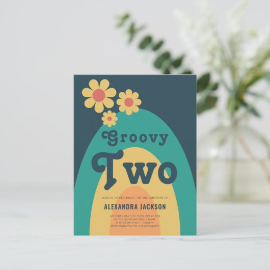 Groovy二レトロデイジー2nd誕生日パーティー インビテーションポストカード (スタンド正面)