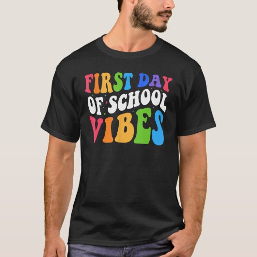 Groovy学校生活の最初の日先生戻るS Tシャツ (正面)