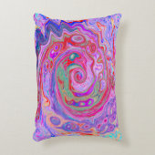 Groovy抽象芸術レトロ赤、紫、ピンクの渦巻き アクセントクッション (正面(垂直))