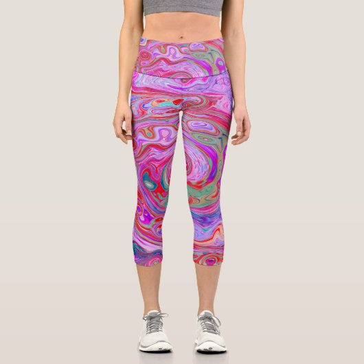 Groovy抽象芸術レトロ赤、紫、ピンクの渦巻き カプリレギンス (正面)