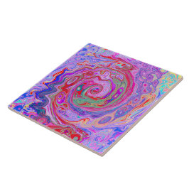 Groovy抽象芸術レトロ赤、紫、ピンクの渦巻き タイル