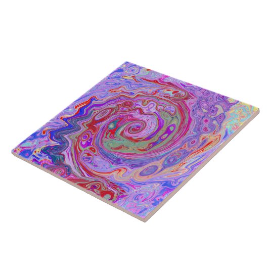 Groovy抽象芸術レトロ赤、紫、ピンクの渦巻き タイル (側面)