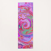 Groovy抽象芸術レトロ赤、紫、ピンクの渦巻き ヨガマット (正面)