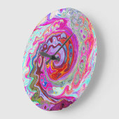 Groovy抽象芸術レトロHot Pink and Blue Swirl ラージ壁時計 (傾斜)