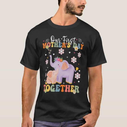 Groovy私たちの最初の母の日の一致El Tシャツ (正面)