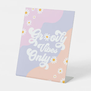 Groovy誕生日パーティーボホデイジー装飾テーブル 台座サイン