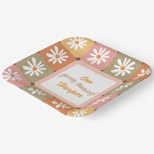 Groovy誕生日レトロヒッピー60s 70sデイジー花 ペーパープレート (傾斜あり)