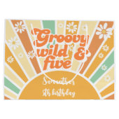 Groovy野生と5レトロサン子供の誕生日 ラージペーパーバッグ (裏面)