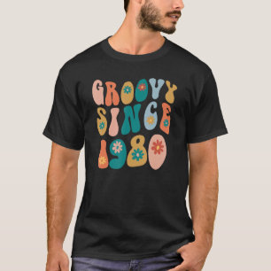 Groovy 1980以来42番目の誕生日ヒッピースタイル42 Ye Tシャツ