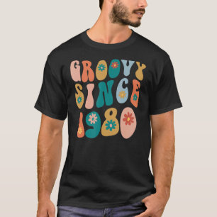 Groovy 1980以来42番目の誕生日ヒッピースタイル42 Ye Tシャツ
