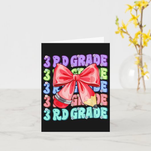Groovy 3rd Grade Back To School First Day Of Third カード (黄色い花)