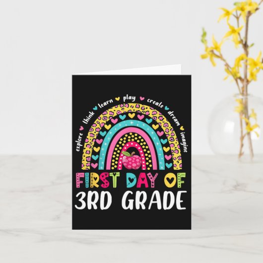 Groovy 3rd Grade Back To School First Day Of Third カード (黄色い花)