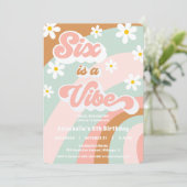 Groovy 6th birthday Six is a Vibe retroデイジー 招待状 (スタンド正面)