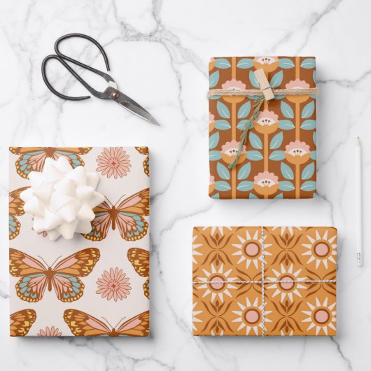 Groovy 70の蝶、花と幾何学的 ラッピングペーパーシート (正面)
