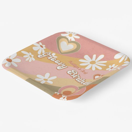 Groovy 70sデイジー花ハートレインボー誕生日 ペーパープレート (傾斜あり)