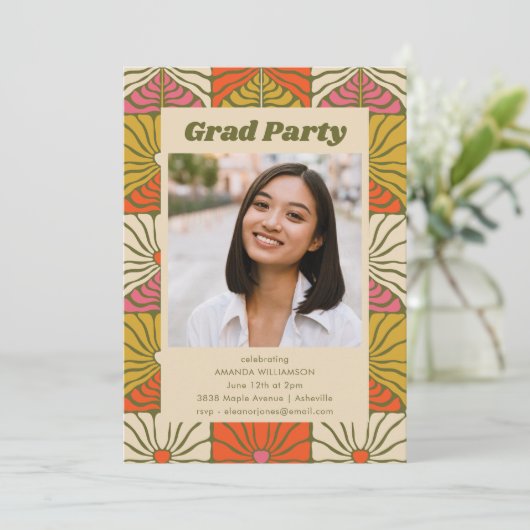 Groovy 70sヴィンテージオレンジフローラ卒業写真 招待状 (スタンド正面)
