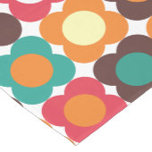 Groovy 70s Retro Flower Pattern | Bold Boho Floral ミディアムテーブルランナー (コーナー)