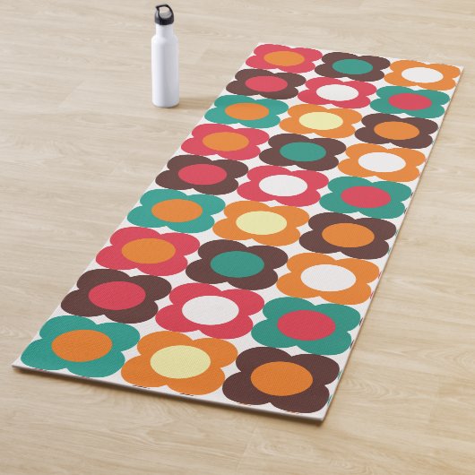 Groovy 70s Retro Flower Pattern | Bold Boho Floral ヨガマット (インサイチュ)