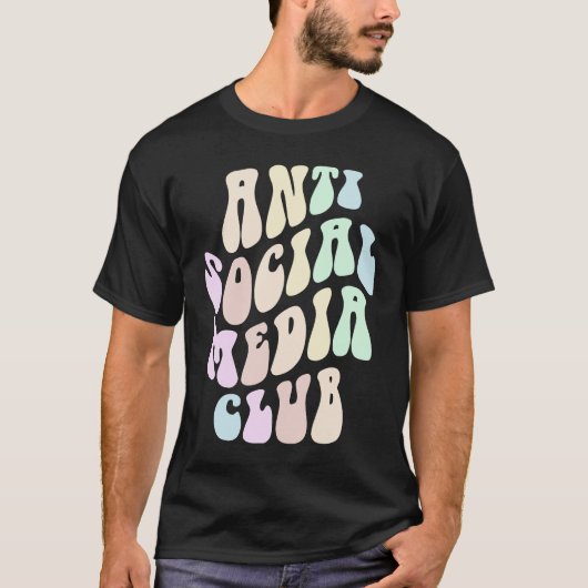 Groovy ANTI SOCIAL MEDIA CLUB Retro Introvert Stay Tシャツ (正面)
