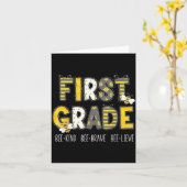 Groovy Bee Kind First Grade Teacher 1st Squad カード (黄色い花)