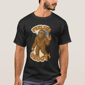 Groovy Bigfoot Tシャツ