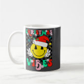 Groovy Christmas Vibes Smile Face Santa Hat Xmas T コーヒーマグカップ (左)