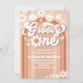 Groovy Daisy Retro 1st Birthday Invitation 招待状 (正面)