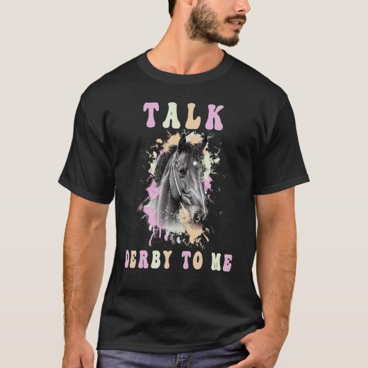 Groovy Equestrian Derby Day BarreとDerbyを話す Tシャツ (正面)