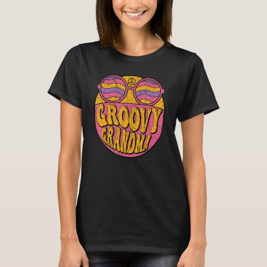 Groovy Grandma 70s Aesthetic Nostalgia 1970's Retr Tシャツ (正面)